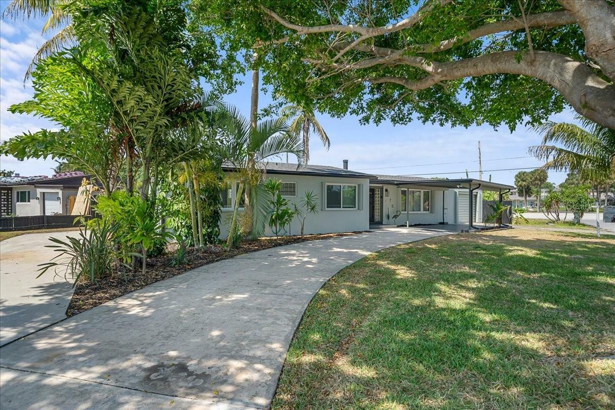 Property Photo:  175 Melaleauca Drive  FL 32937 