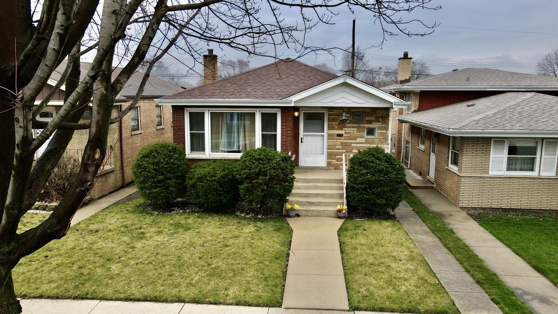 Property Photo: 8422 S Kostner Avenue IL 60652