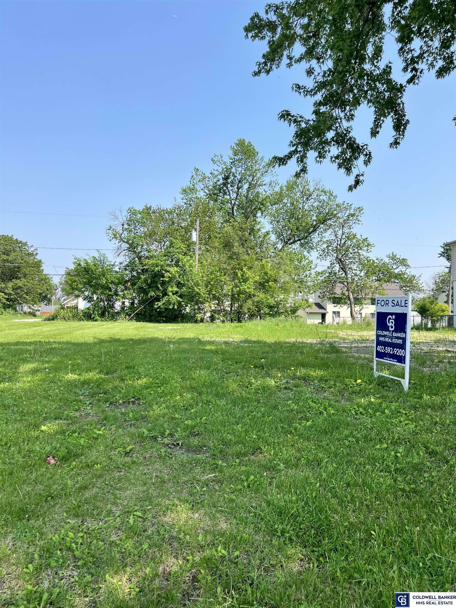 Property Photo:  2033 N 20 Street  NE 68110 