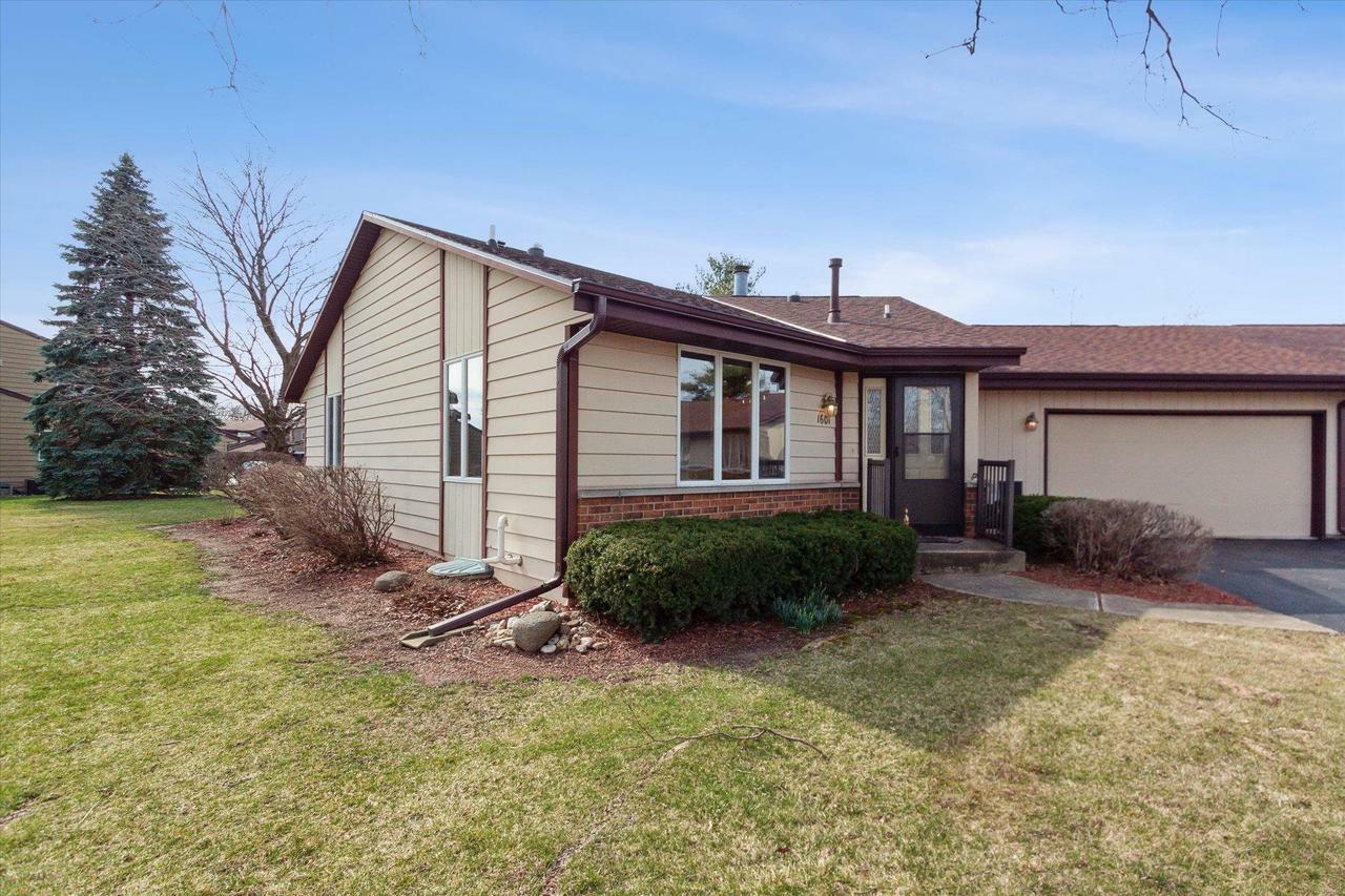 1601 Holly Drive  Janesville WI 53546 photo