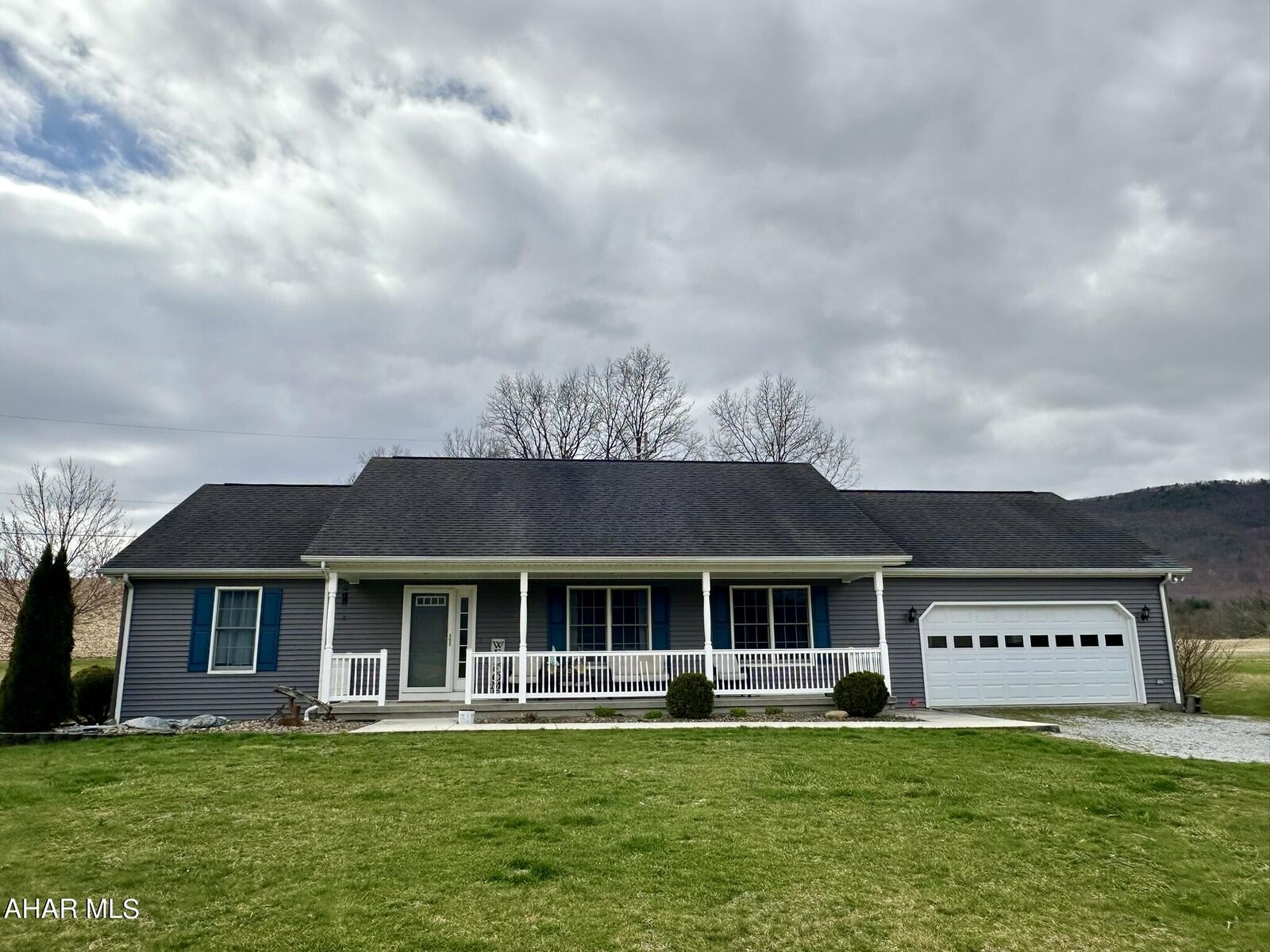 Property Photo: 485 Woodbury Pike PA 16650