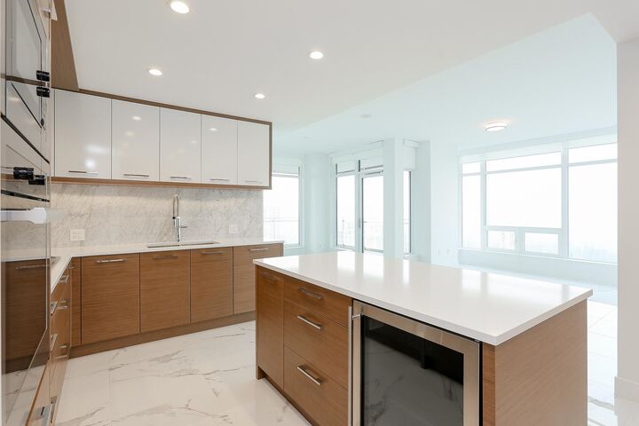 Property Photo: 4360 Beresford Street 3102 BC V5H 0G2