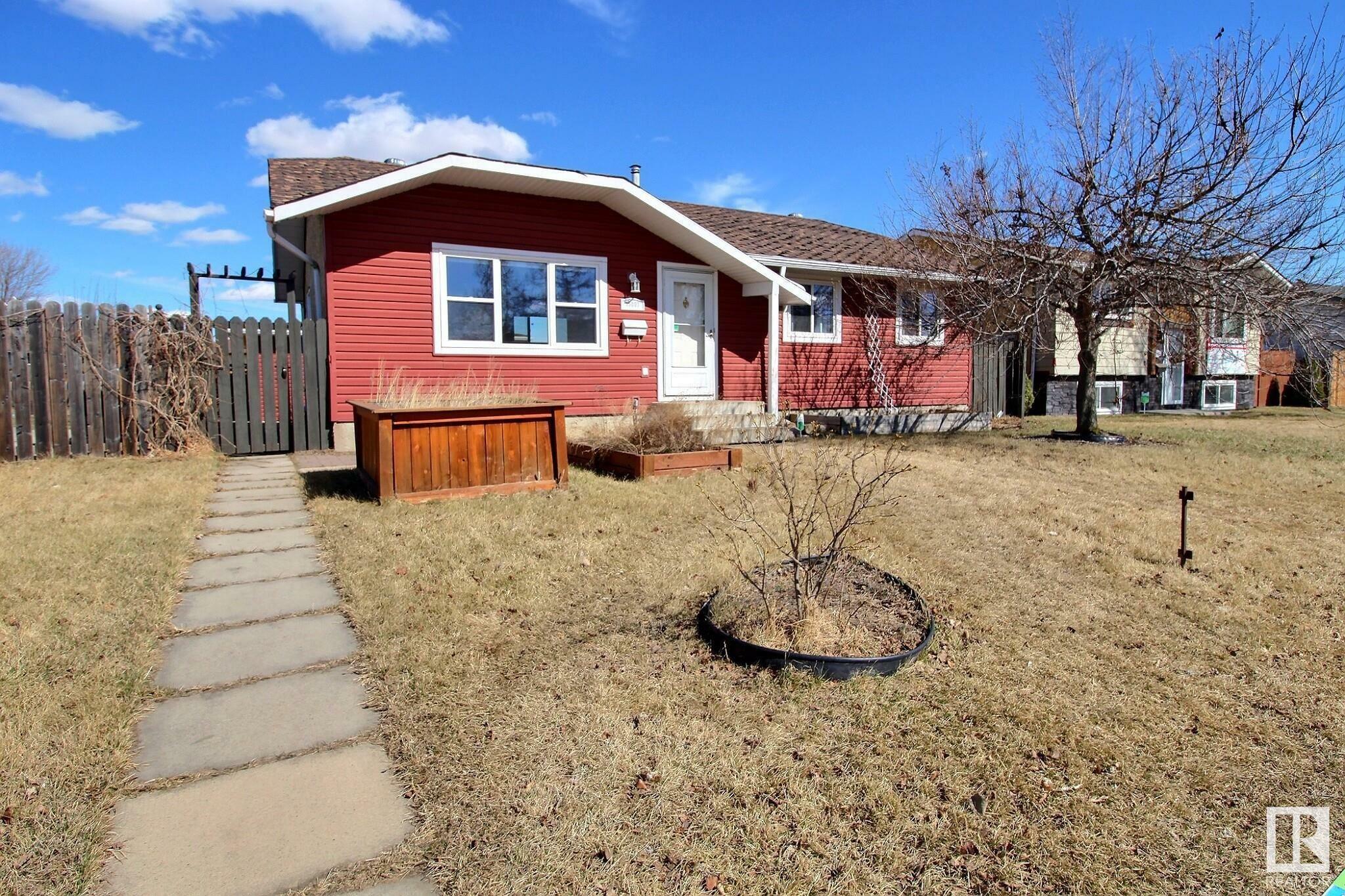 Property Photo:  15007 21 Street NW  AB T5Y 1S8 