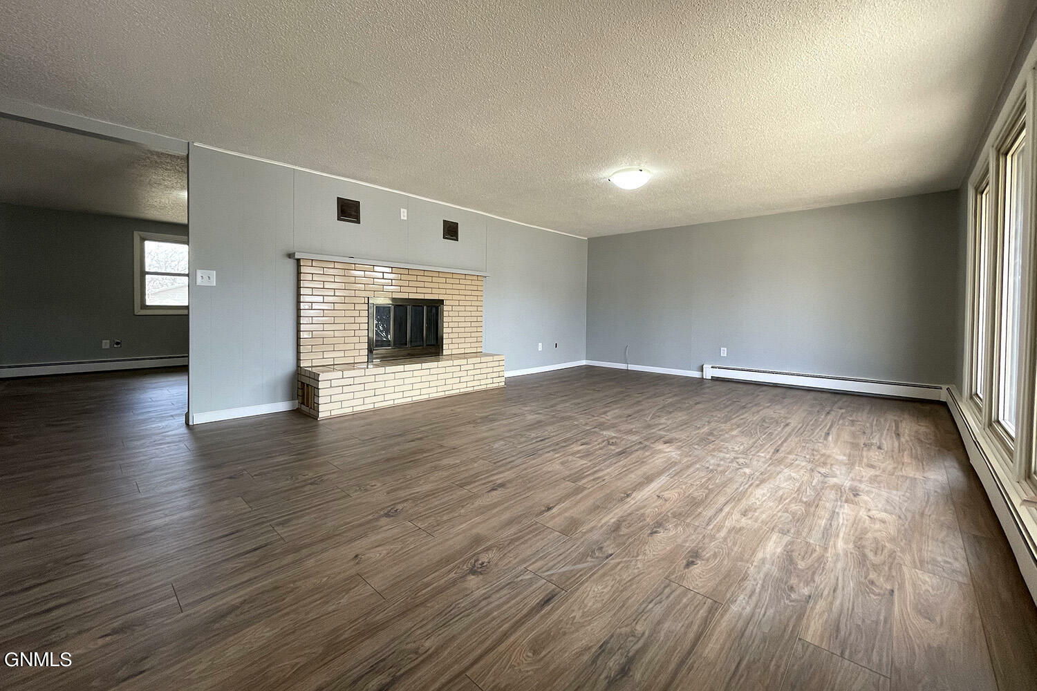 Property Photo:  1308 5th Avenue NW  ND 58401 
