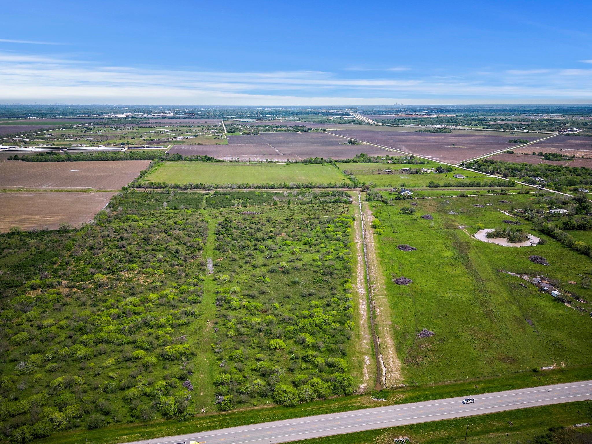Property Photo: 1450 Patton Road TX 77471