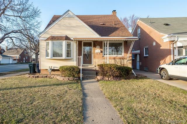 Property Photo:  882 Stewart Avenue  MI 48146 