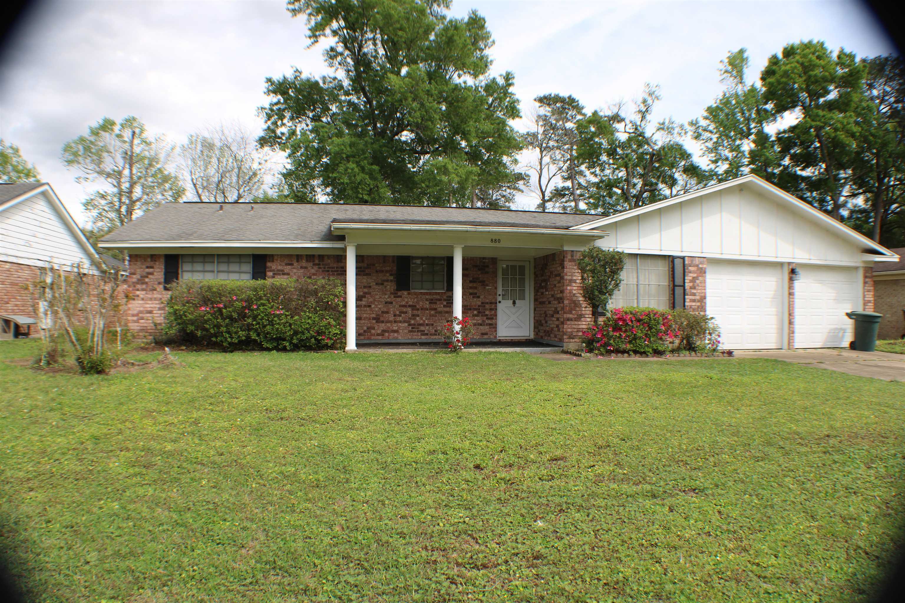 Property Photo:  880 Lockwood Dr.  TX 77706 