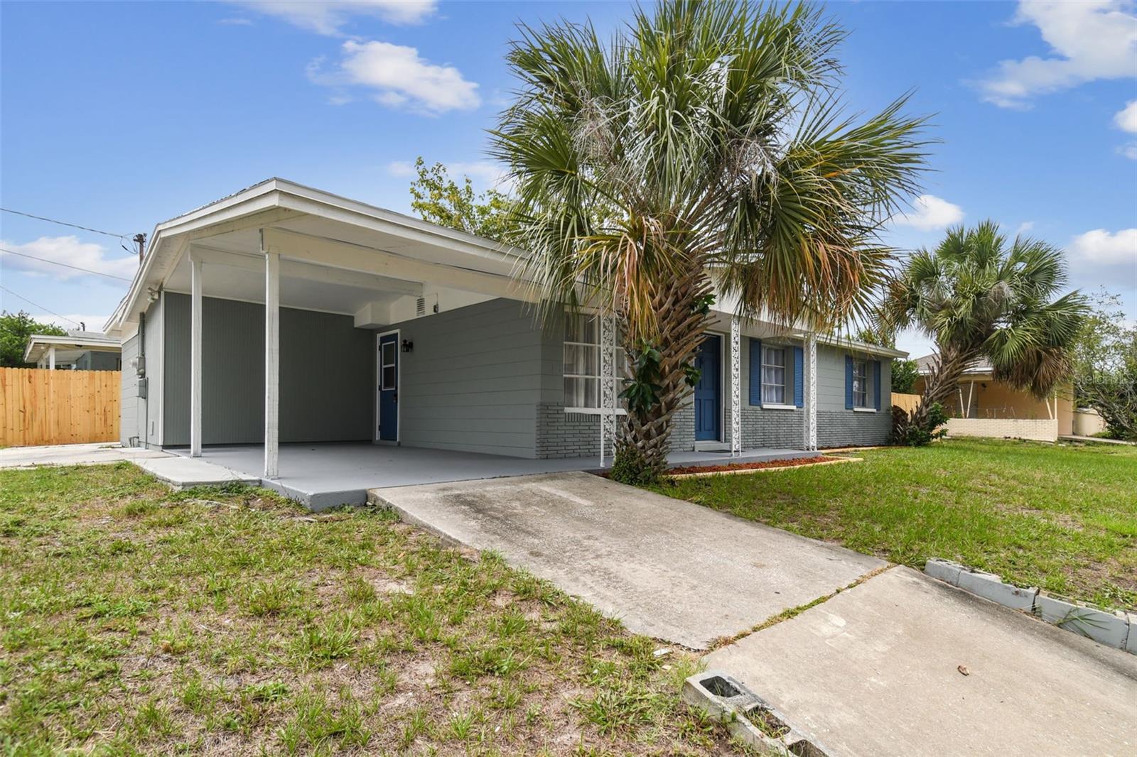 Property Photo:  2305 N Tampania Avenue  FL 33607 