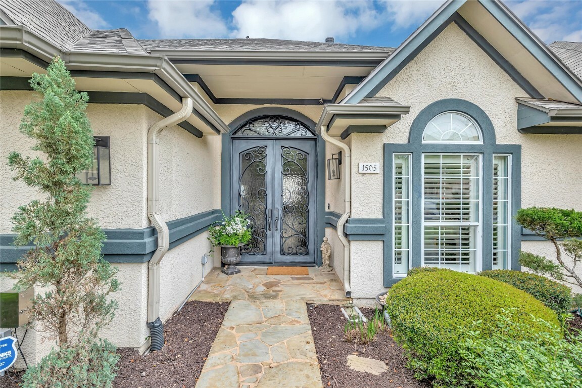 Property Photo:  1505 Lake Forest Cove  TX 78665 