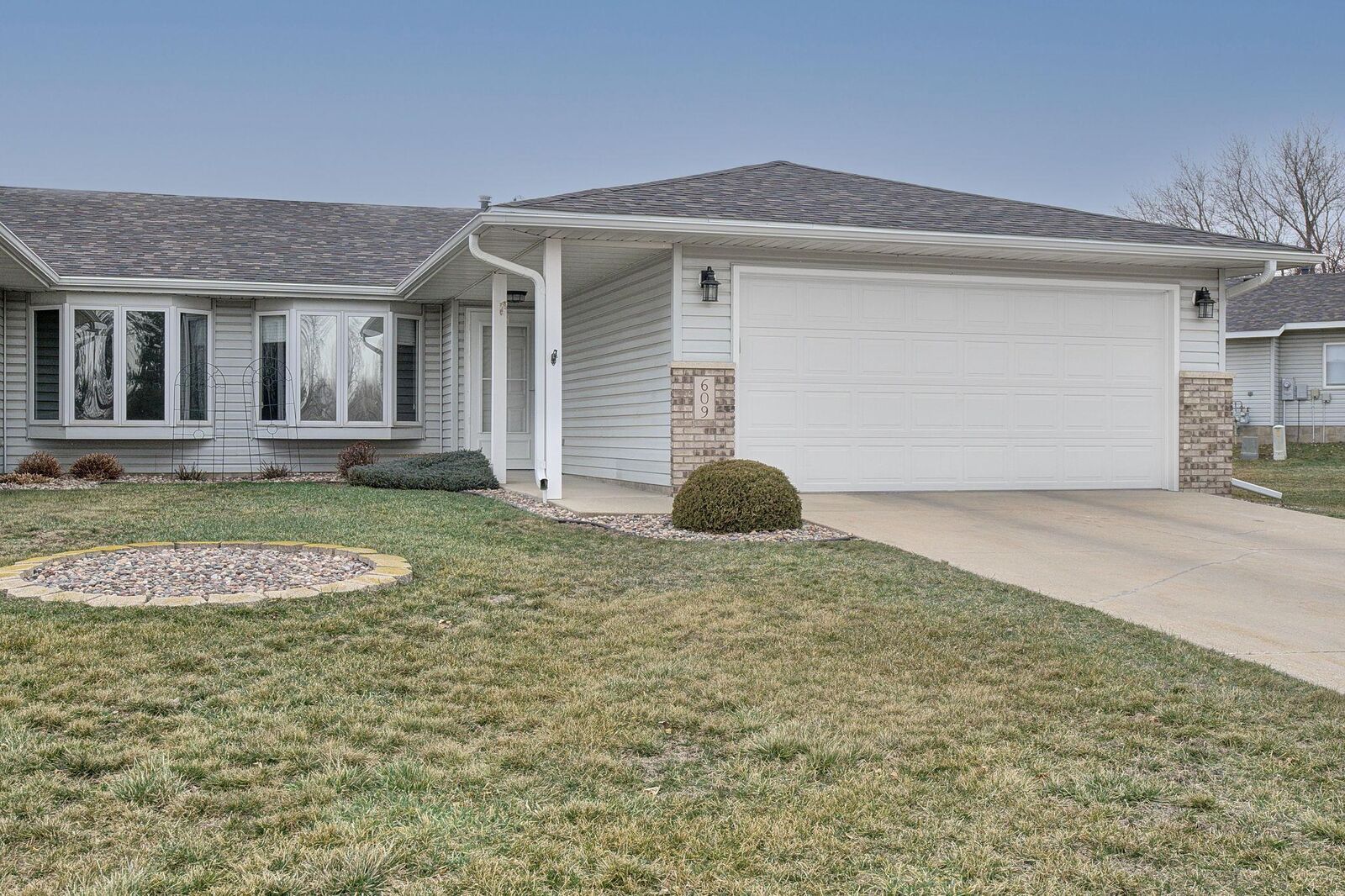 Property Photo:  609 W Veterans Memorial Highway  MN 55944 