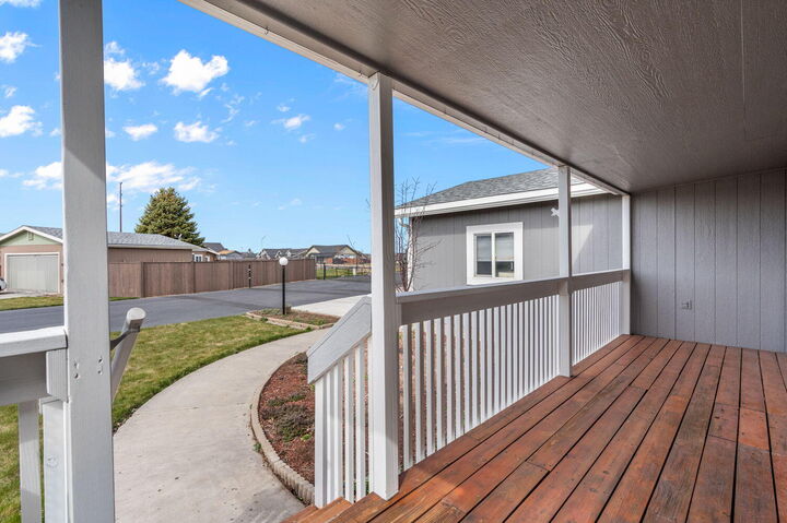 1980 NE 6th Street  Redmond OR 97756 photo