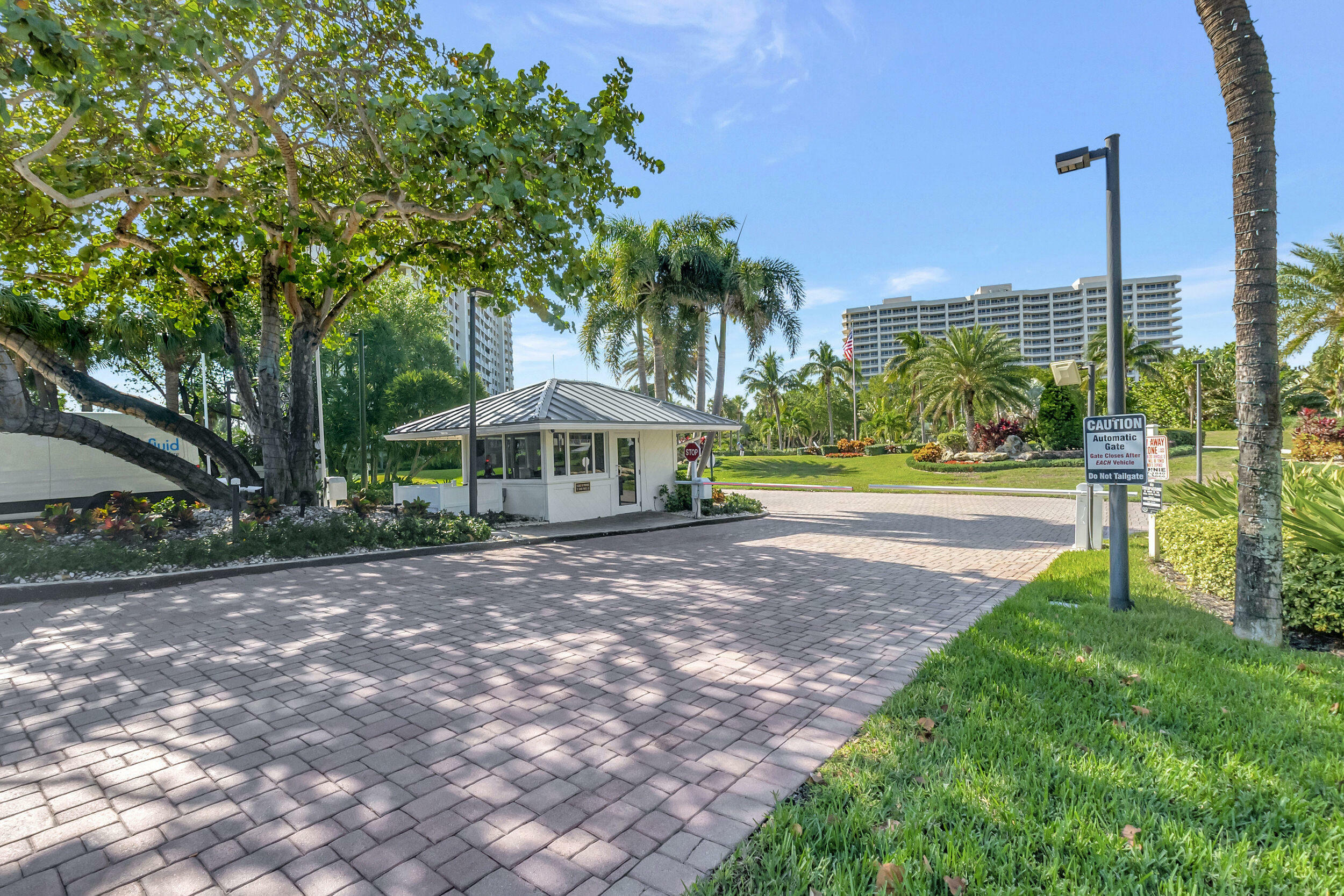 Property Photo:  4201 N Ocean Boulevard 302  FL 33431 