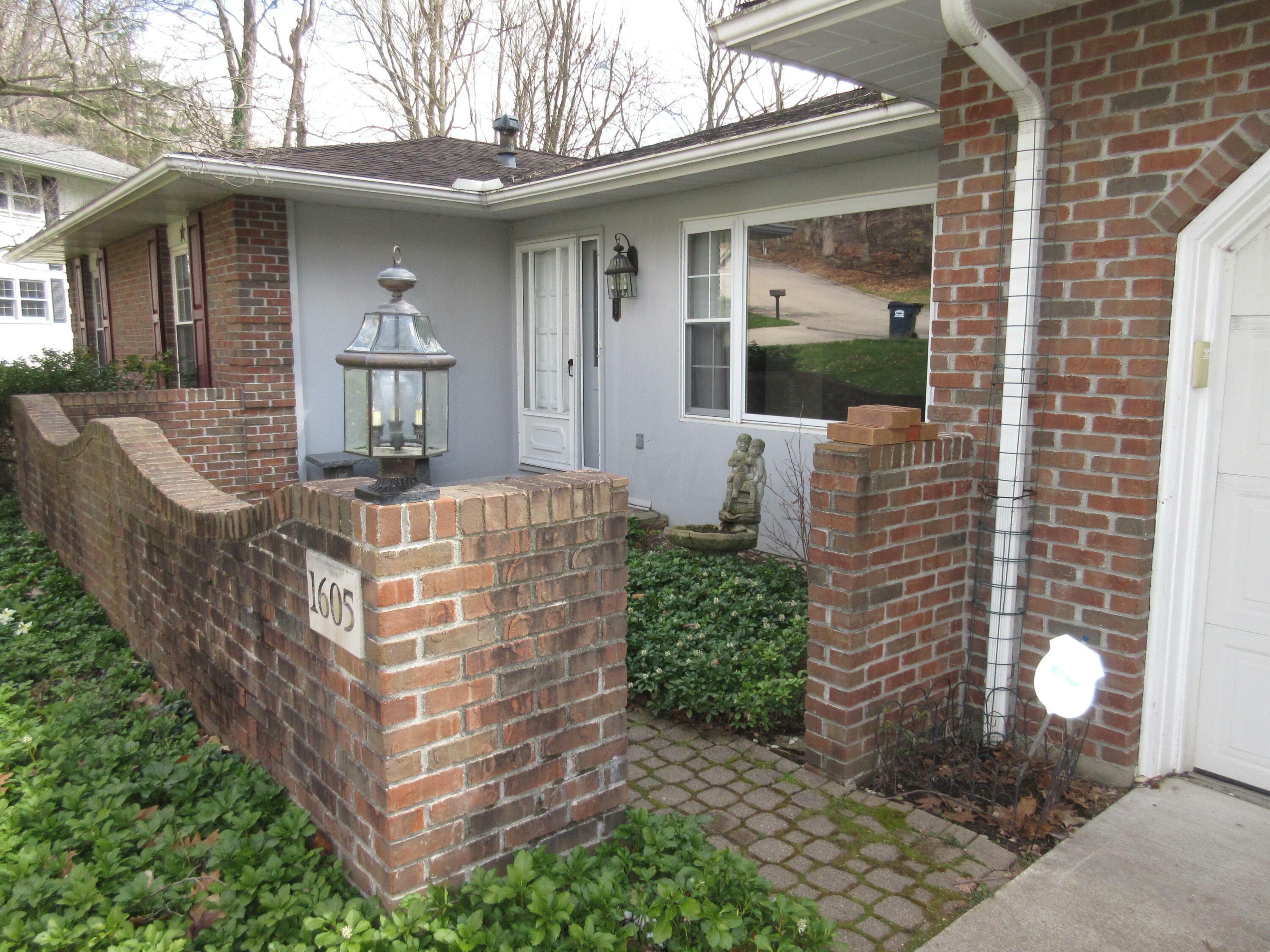 Property Photo:  1605 Krebs Court  OH 43055 