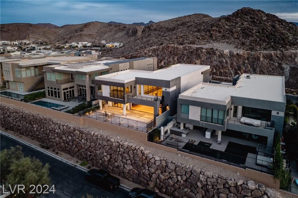 Property Photo:  2264 Horizon Light Court  NV 89052 