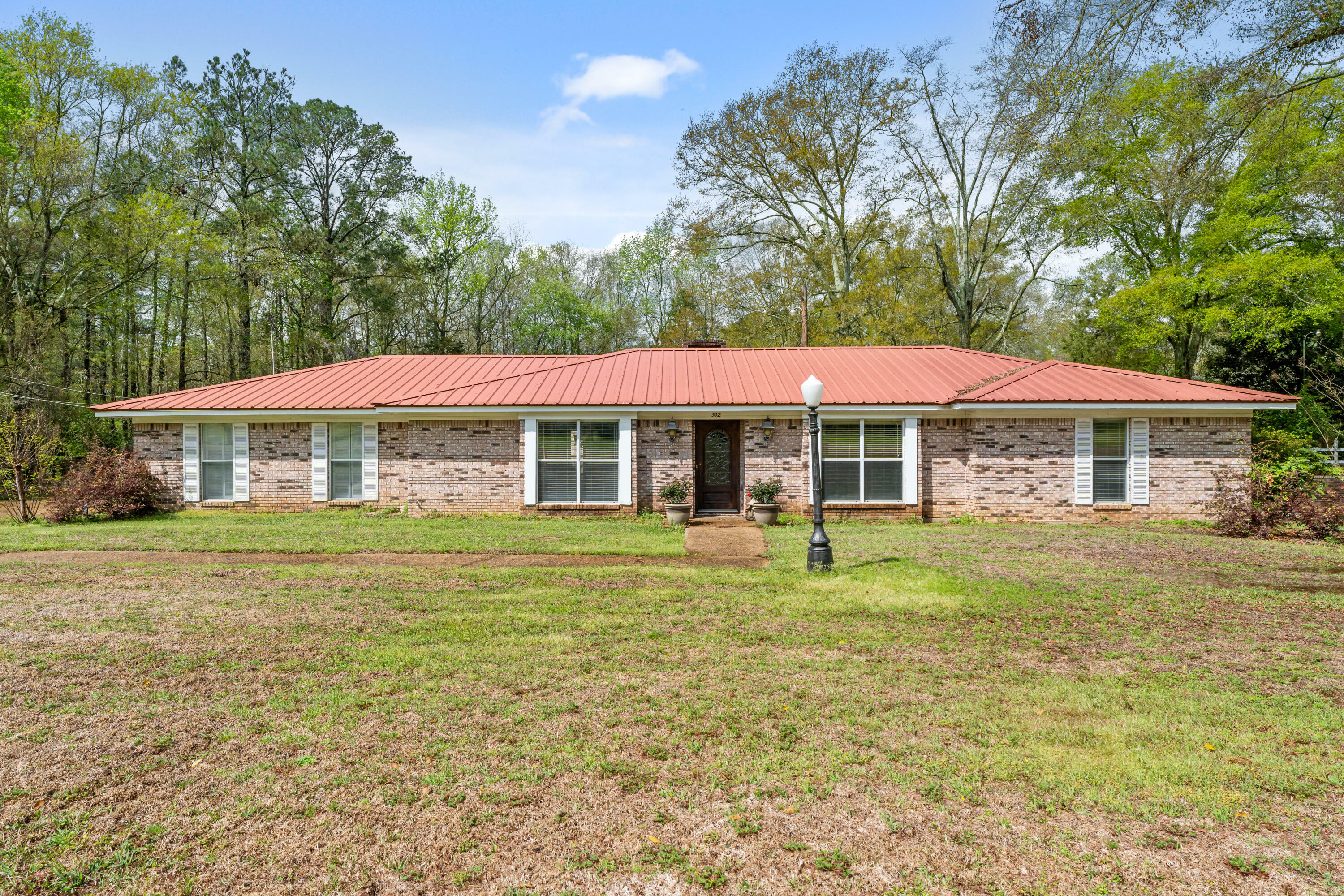 Property Photo:  512 NW Kennedy Dr.  MS 39111 