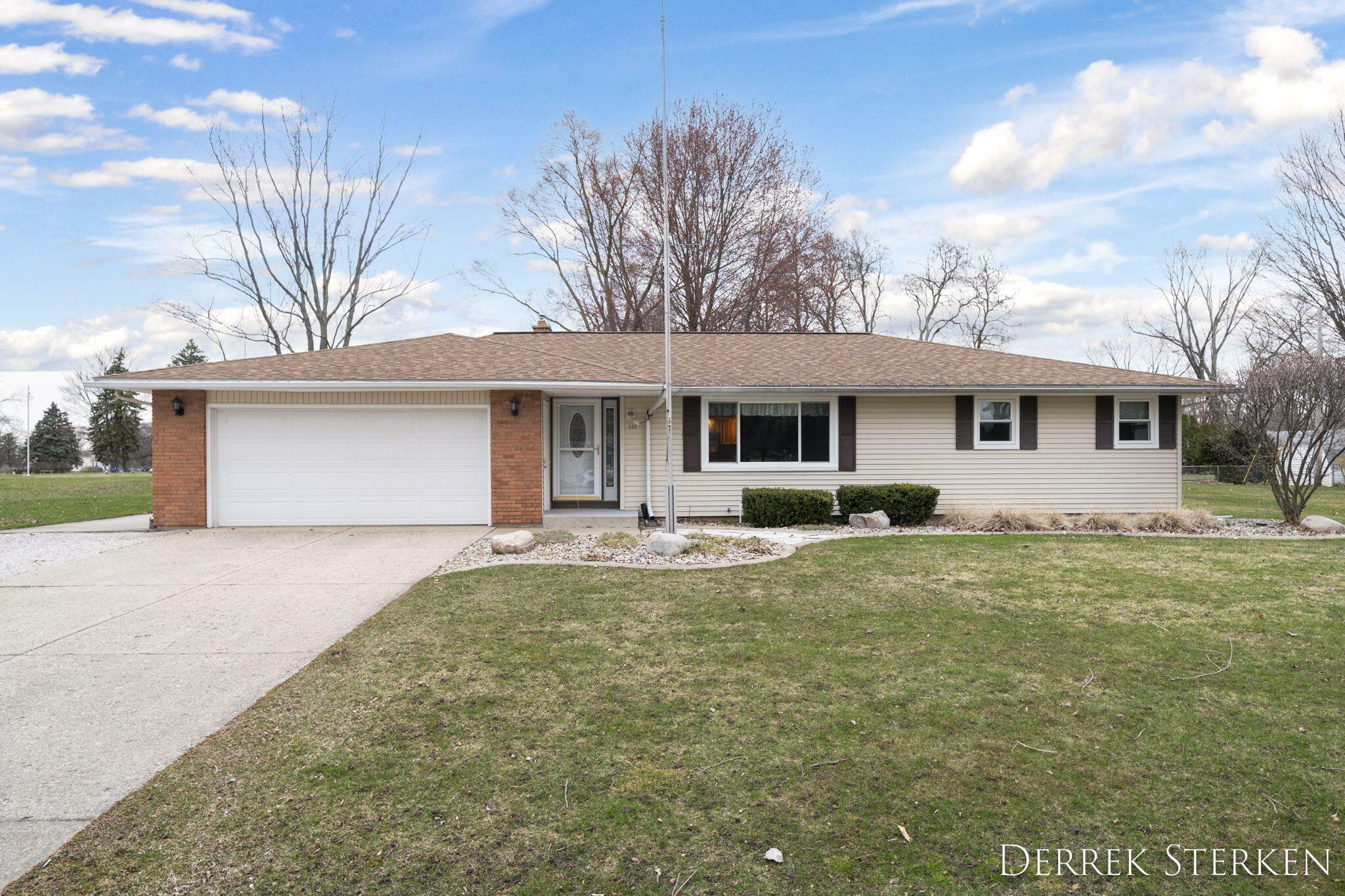 Property Photo:  101 Orlando Avenue  MI 49423 