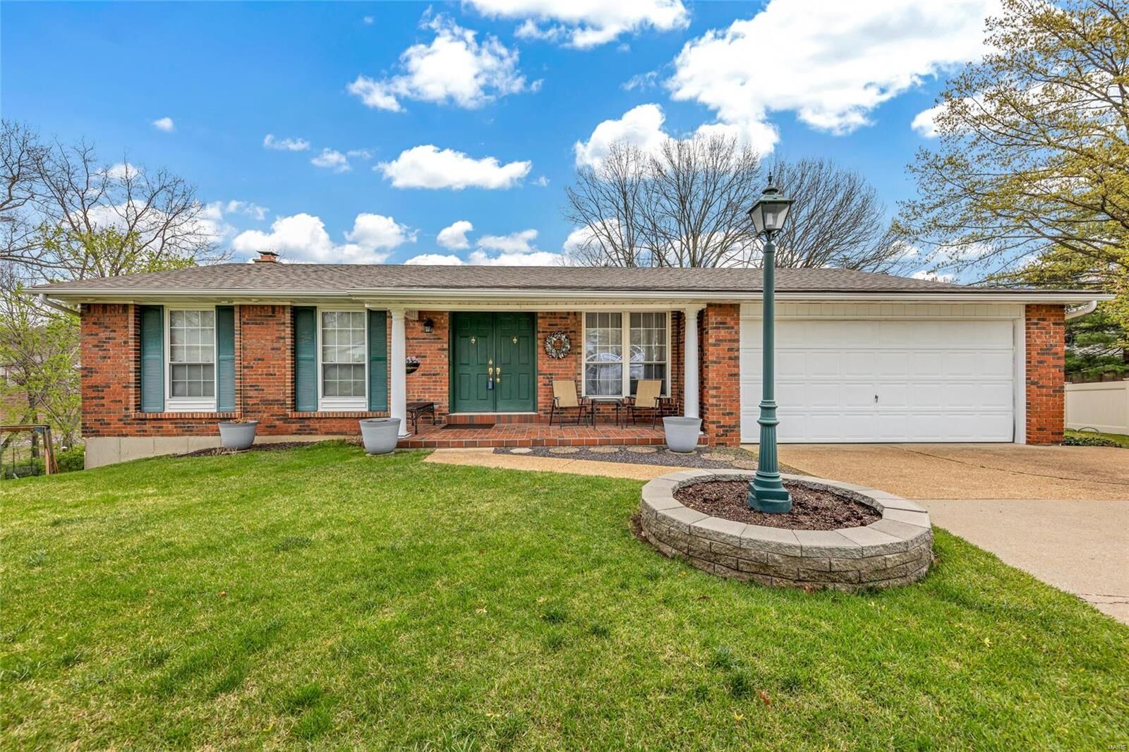 Property Photo: 5602 Chalet Manor Court MO 63129