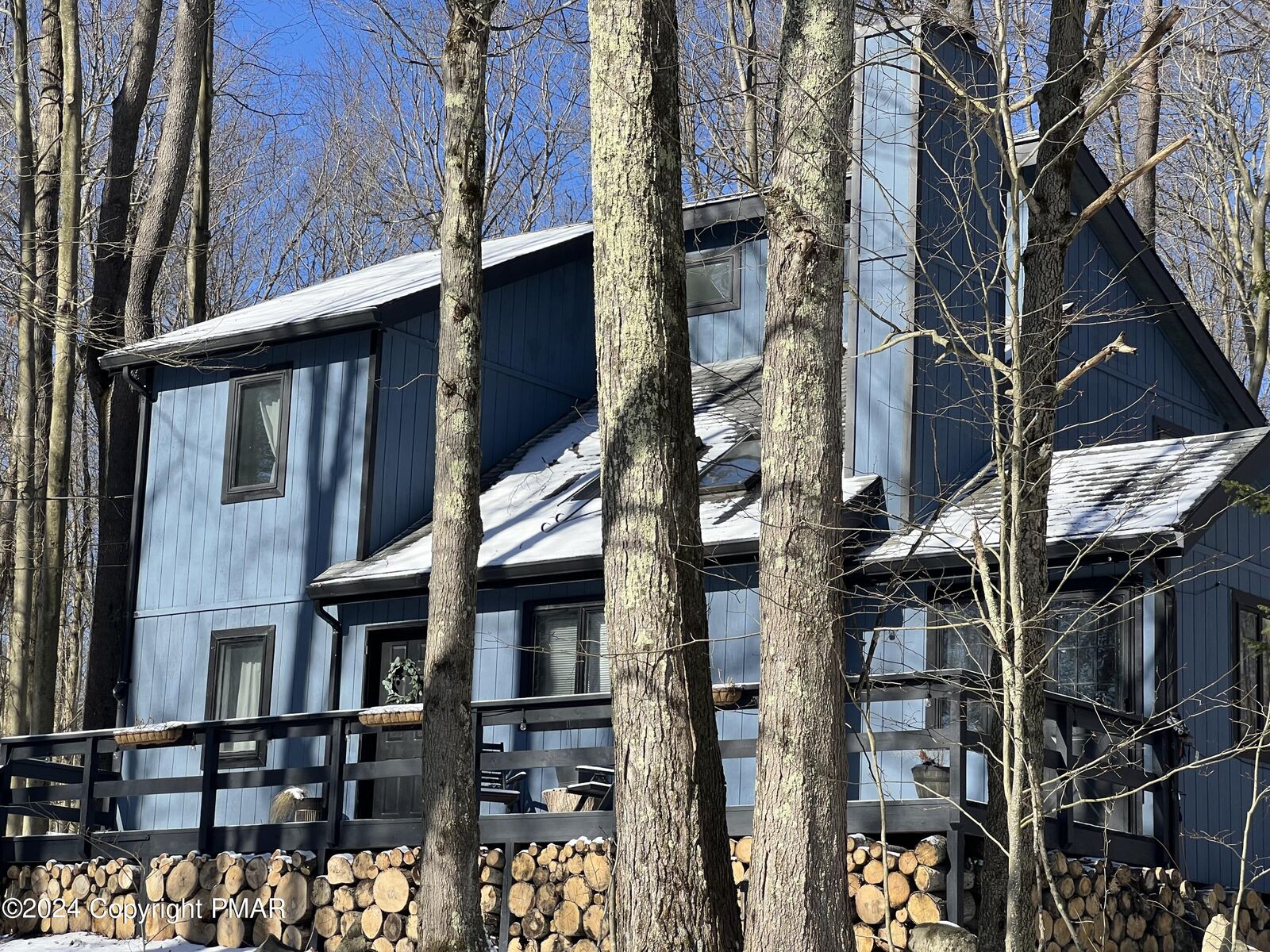 Property Photo: 253 Wyalusing Drive PA 18347
