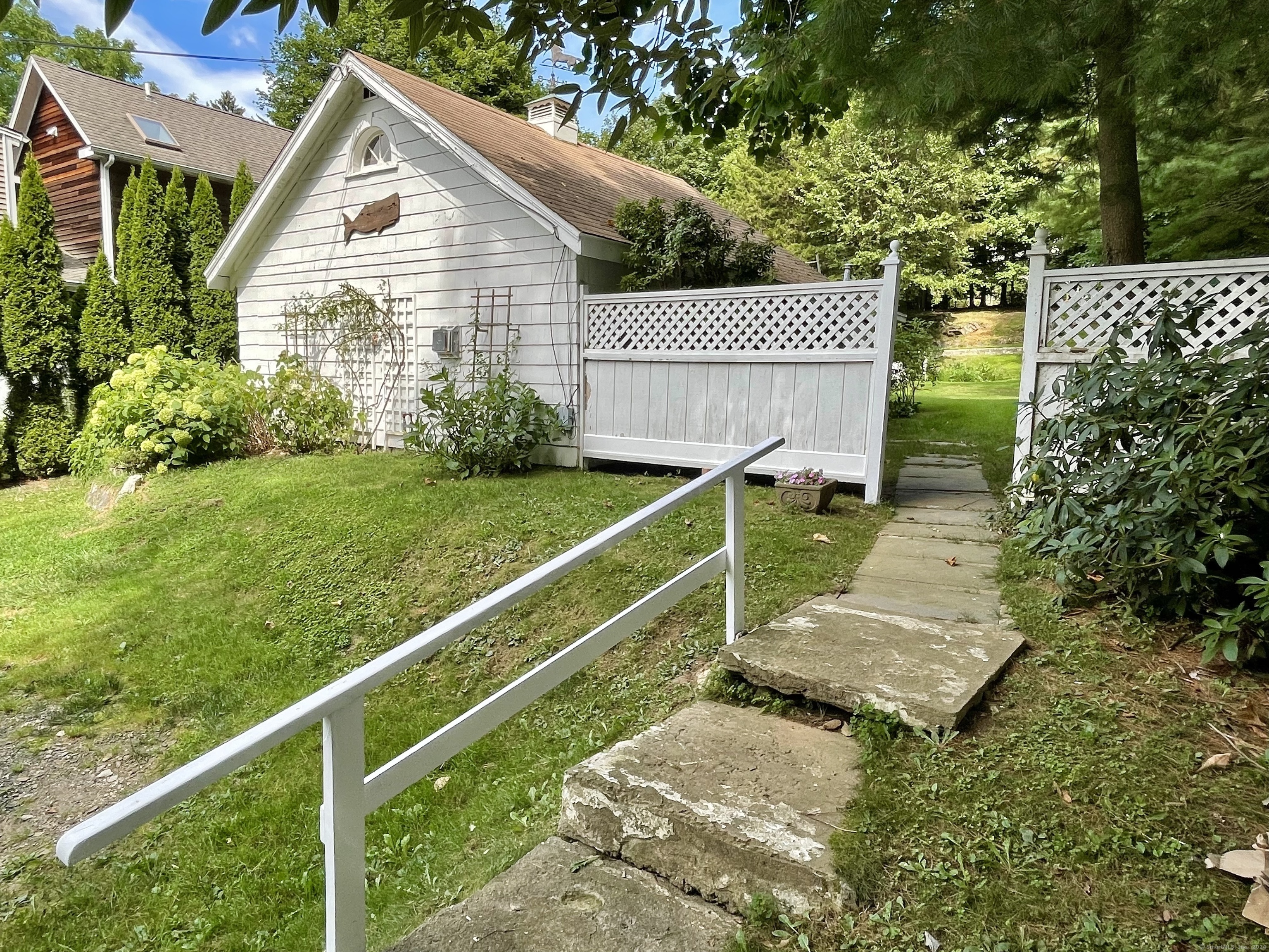 Property Photo:  225 Compo Road South Cottage  CT 06880 