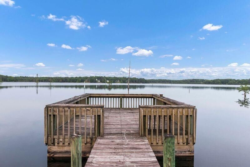 Property Photo: 227 Holland Dr Drive FL 32433