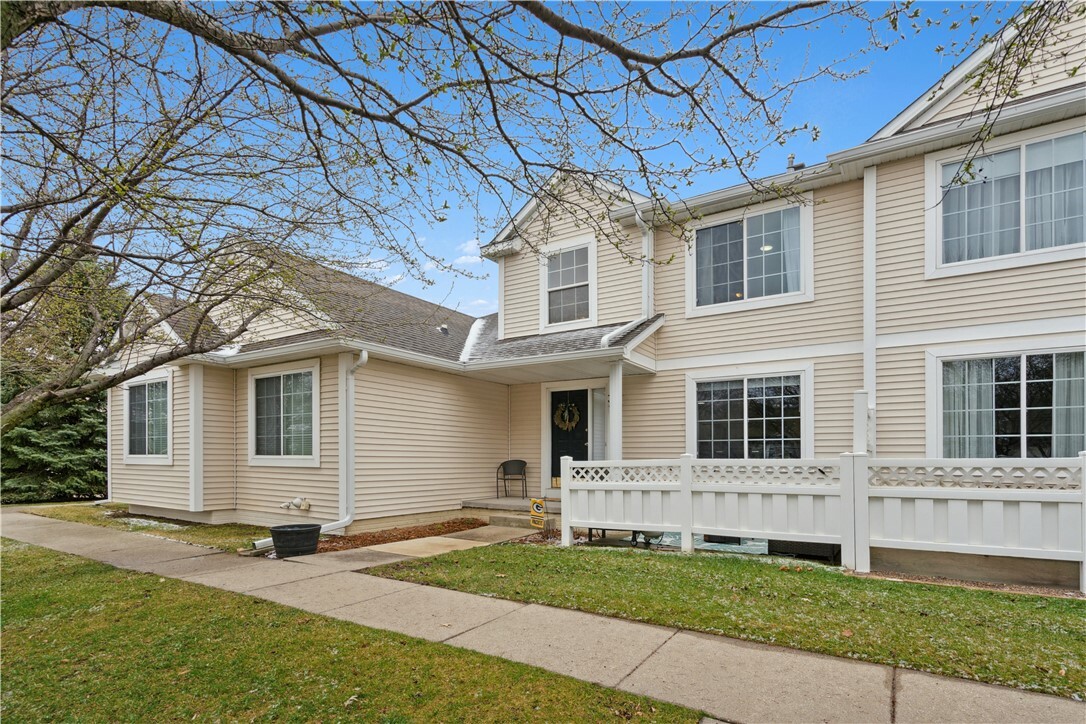 9240 Greenspire Drive 31  West Des Moines IA 50266 photo