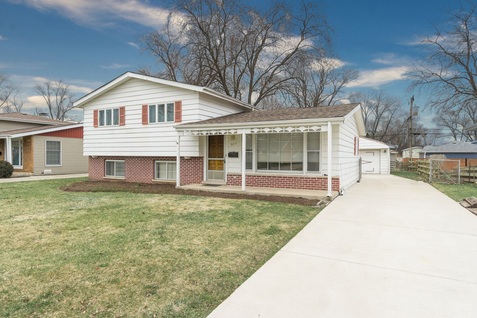 Property Photo: 511 S Harvard Avenue IL 60101