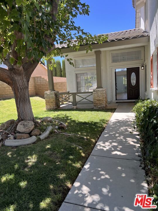 Property Photo:  42337 Grandeur Way  CA 93536 