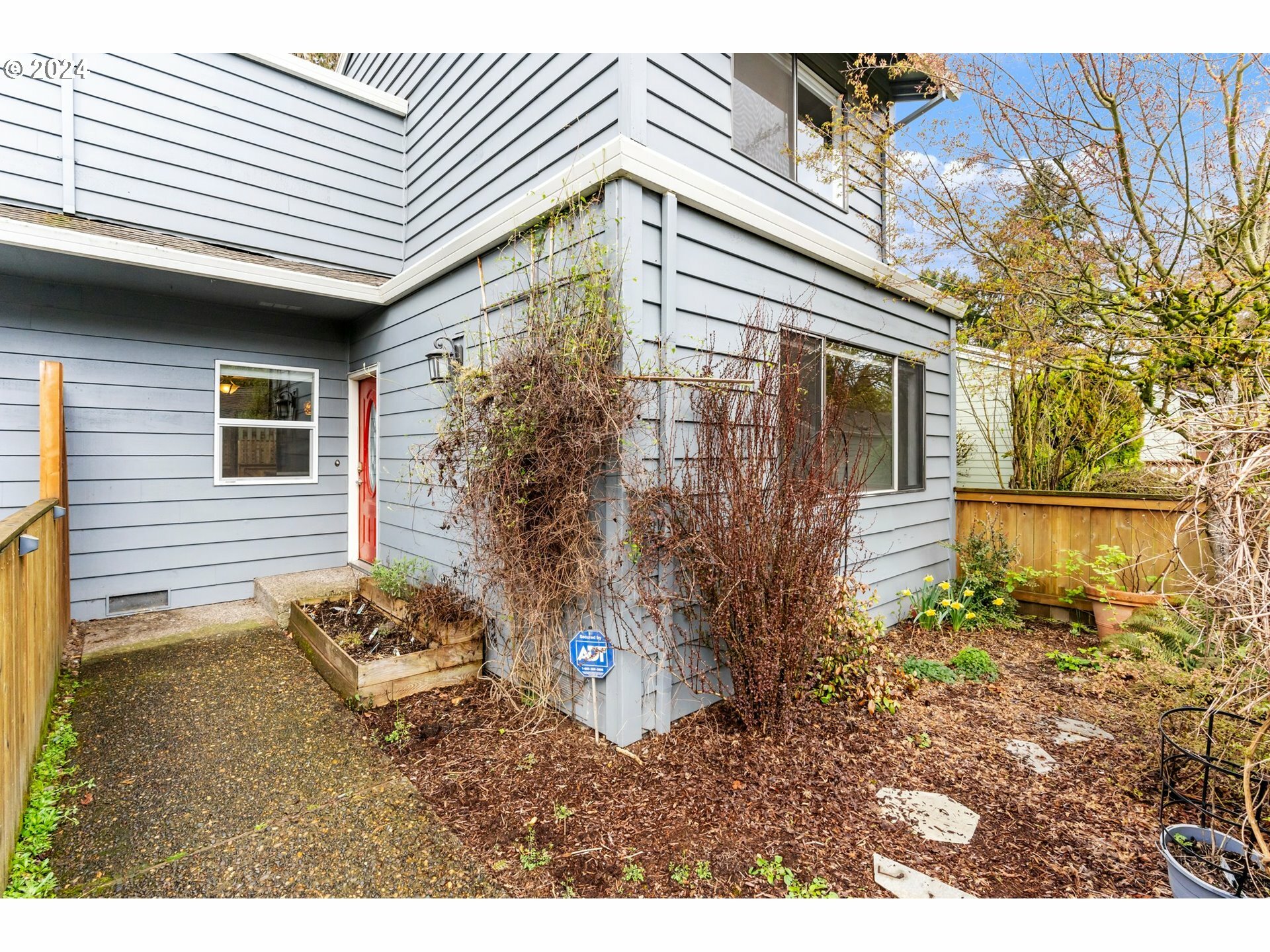 Property Photo:  14905 SW 106th Ave  OR 97224 
