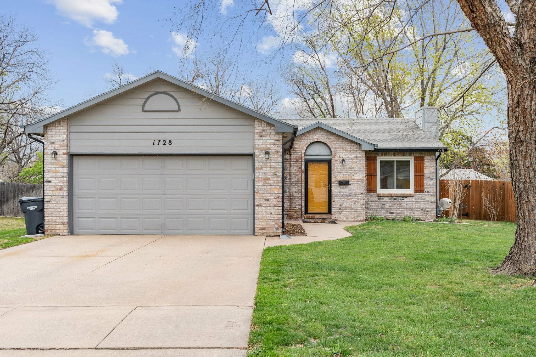 Property Photo:  1728 N Mount Carmel Ave  KS 67203 