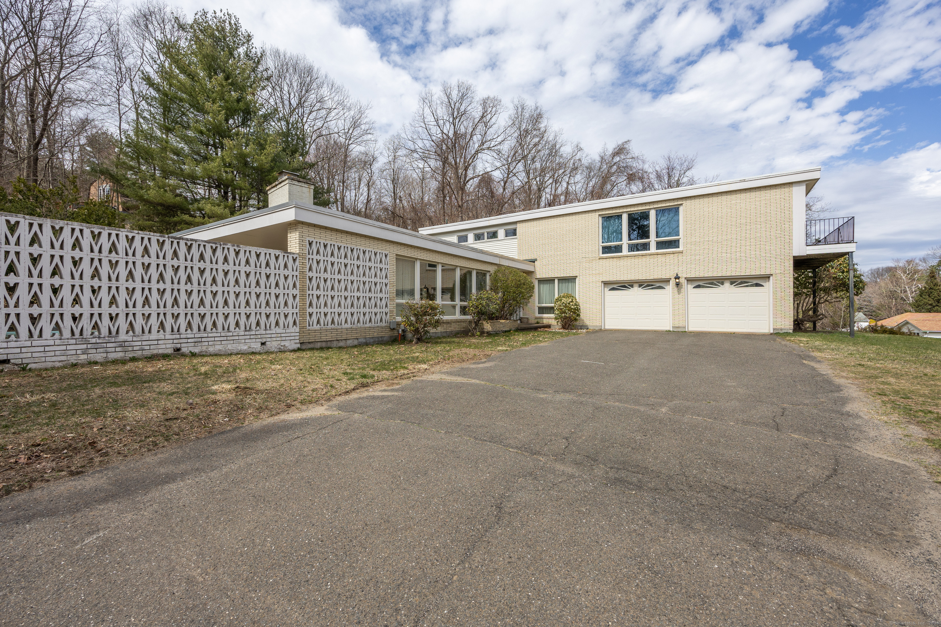 Property Photo:  276 Peacedale Street  CT 06010 
