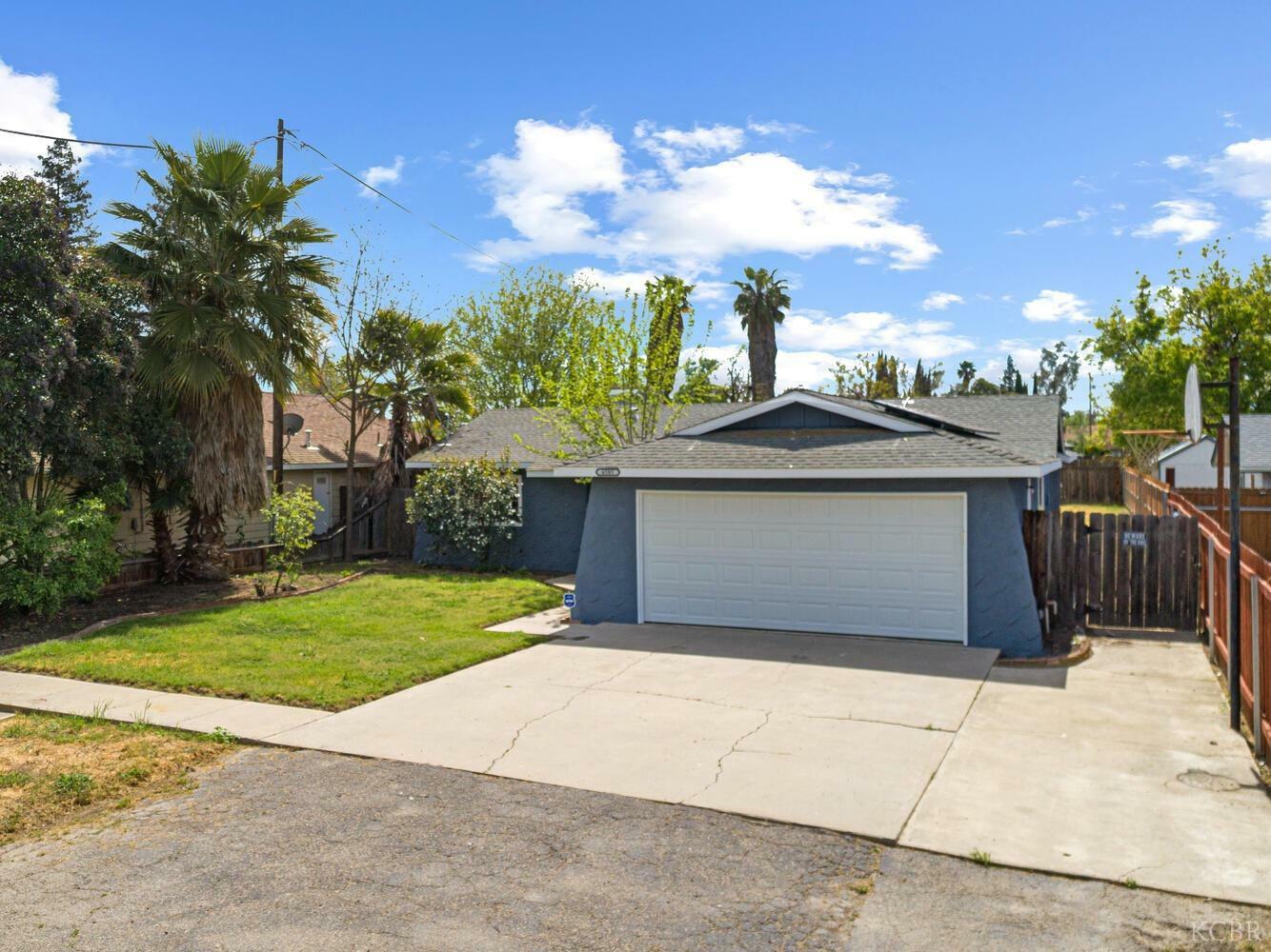 Property Photo:  6585 E Murphy Avenue  CA 93242 