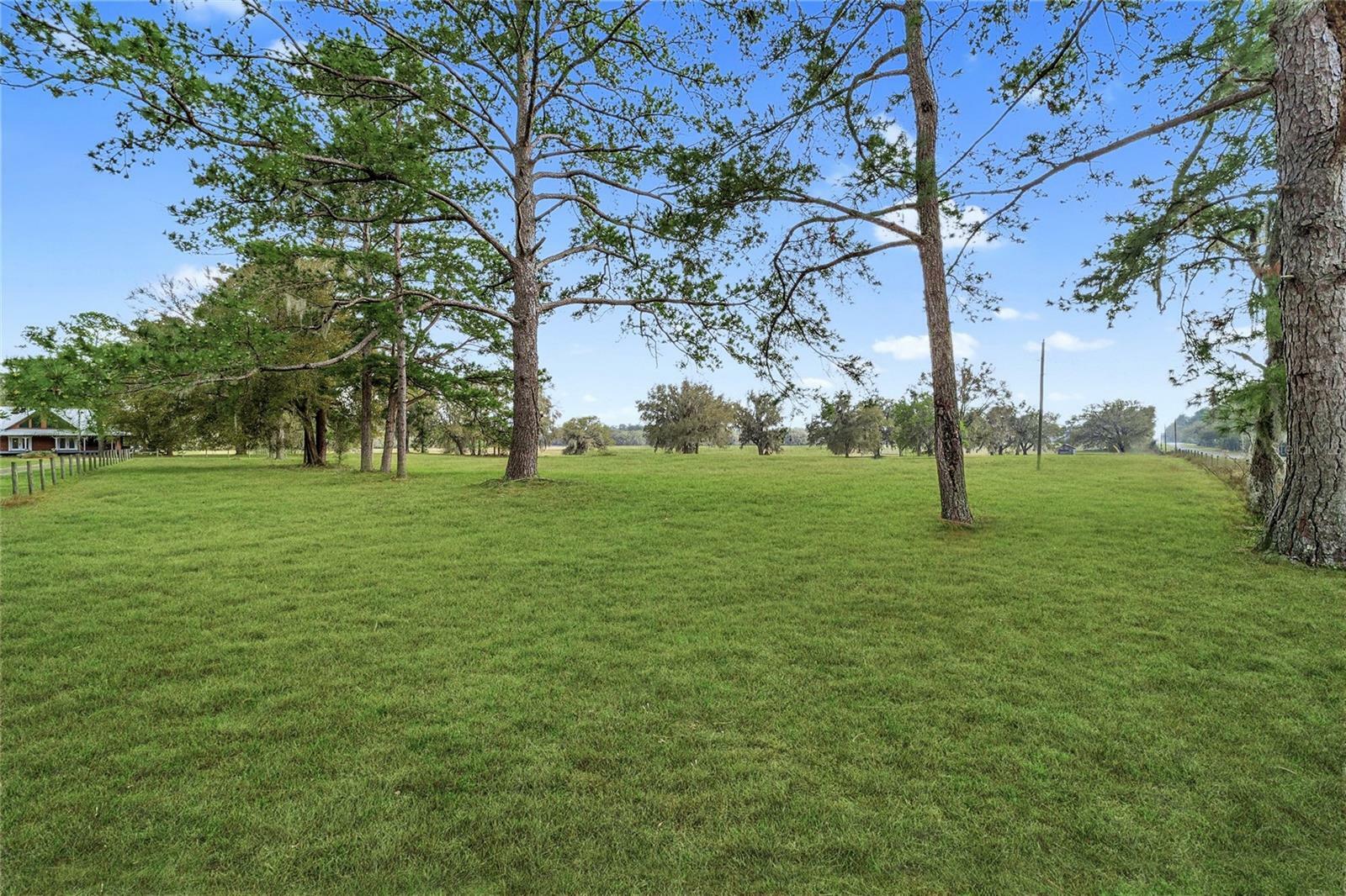 Property Photo:  Tbd NE 150 Avenue  FL 32696 