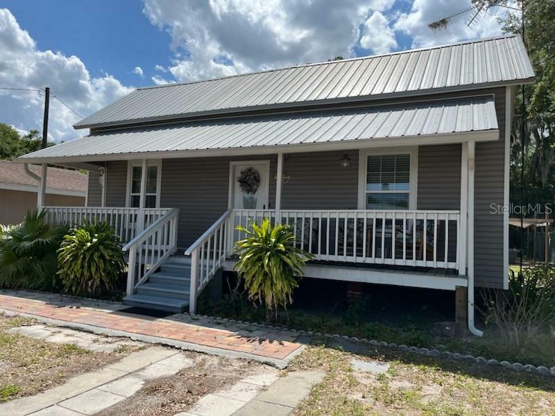 Property Photo:  1001 N Palmer Street  FL 33563 