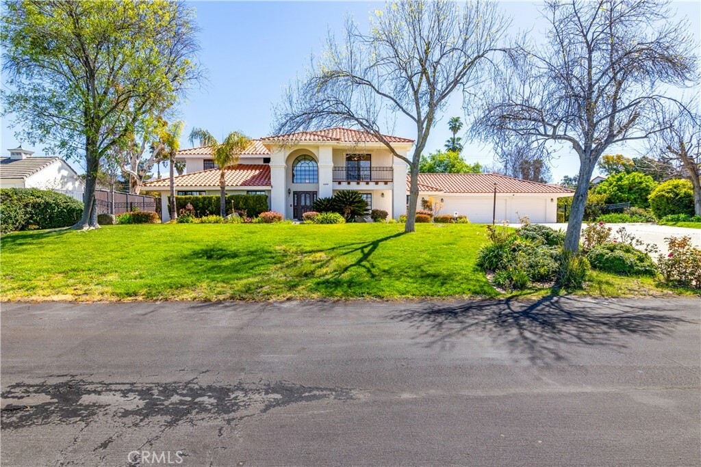 Property Photo:  26430 Rio Vista Drive  CA 92544 