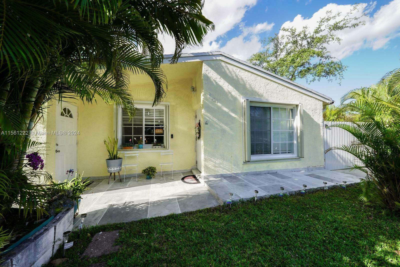 Property Photo:  6621 Coolidge St  FL 33024 