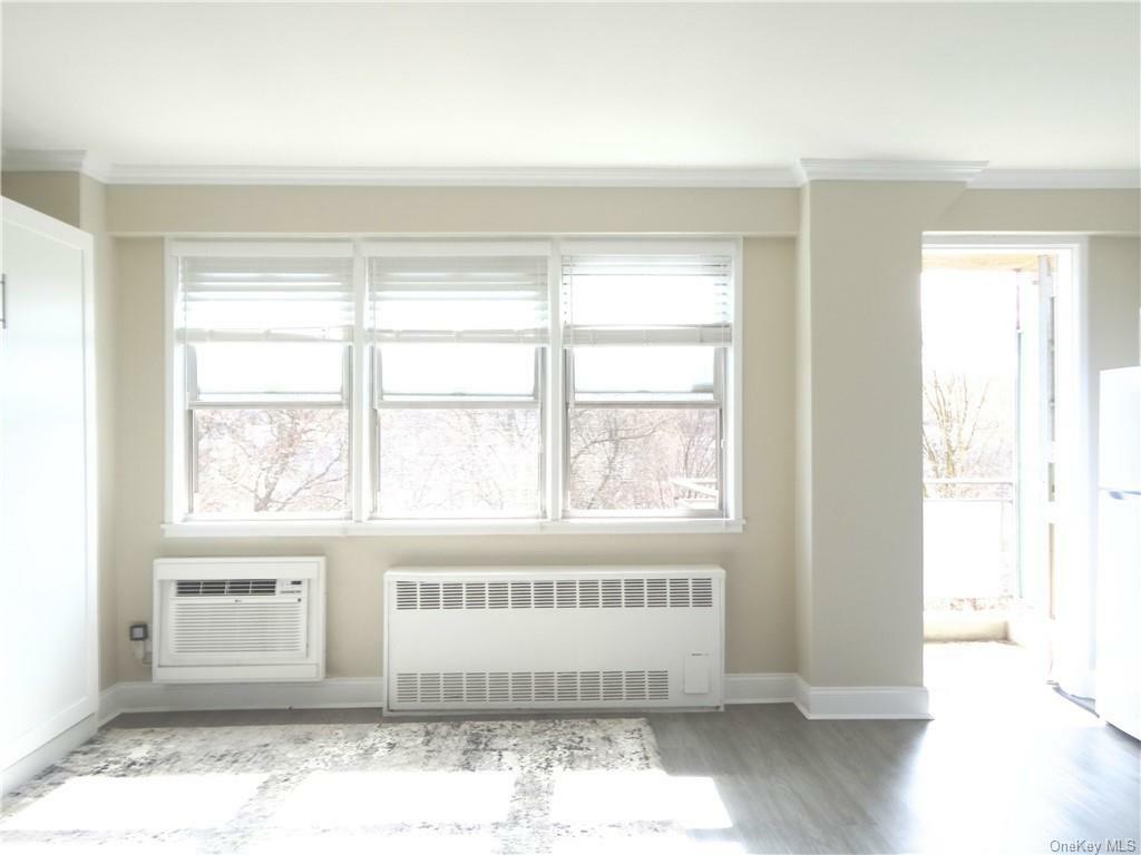 Property Photo:  385 McLean Avenue 6A  NY 10705 