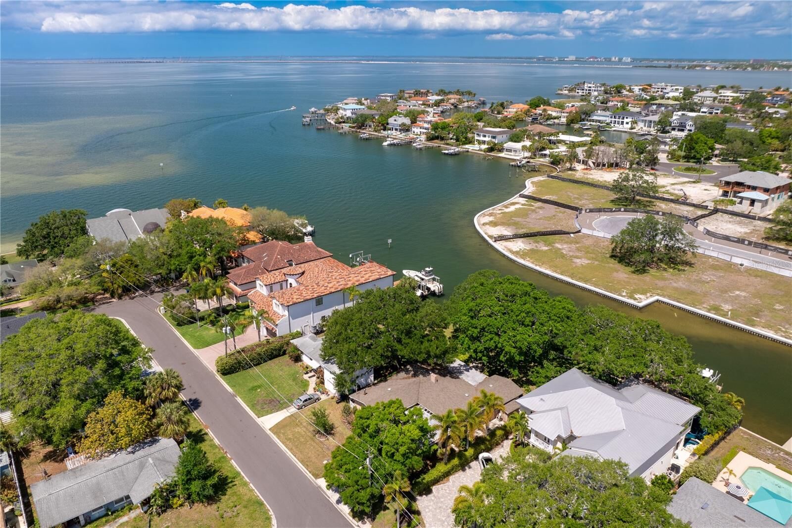 Property Photo: 5009 W Spring Lake Drive FL 33629