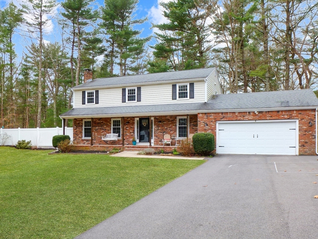 Property Photo:  8 Ridgefield Rd  MA 02056 