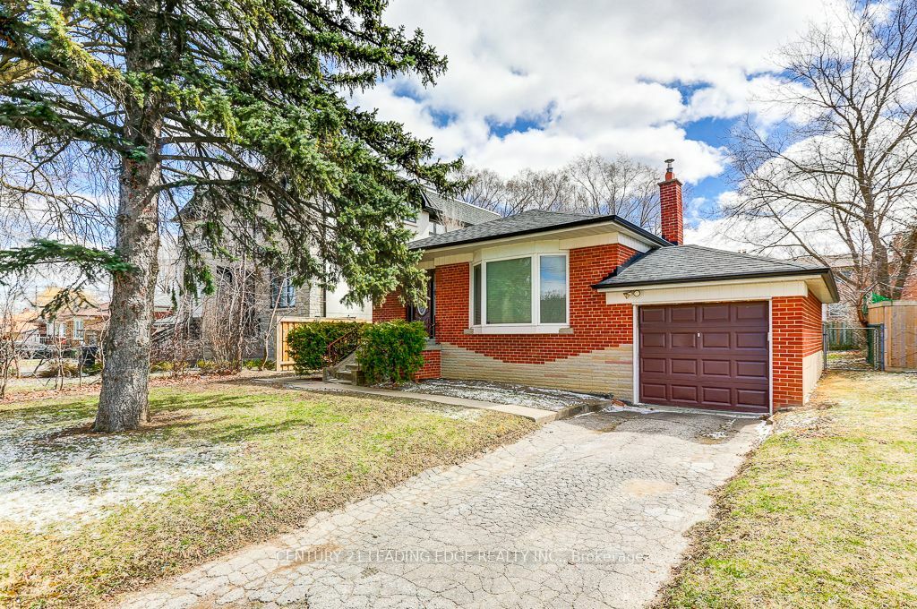 Property Photo:  129 Searle Ave  ON M3H 4B1 