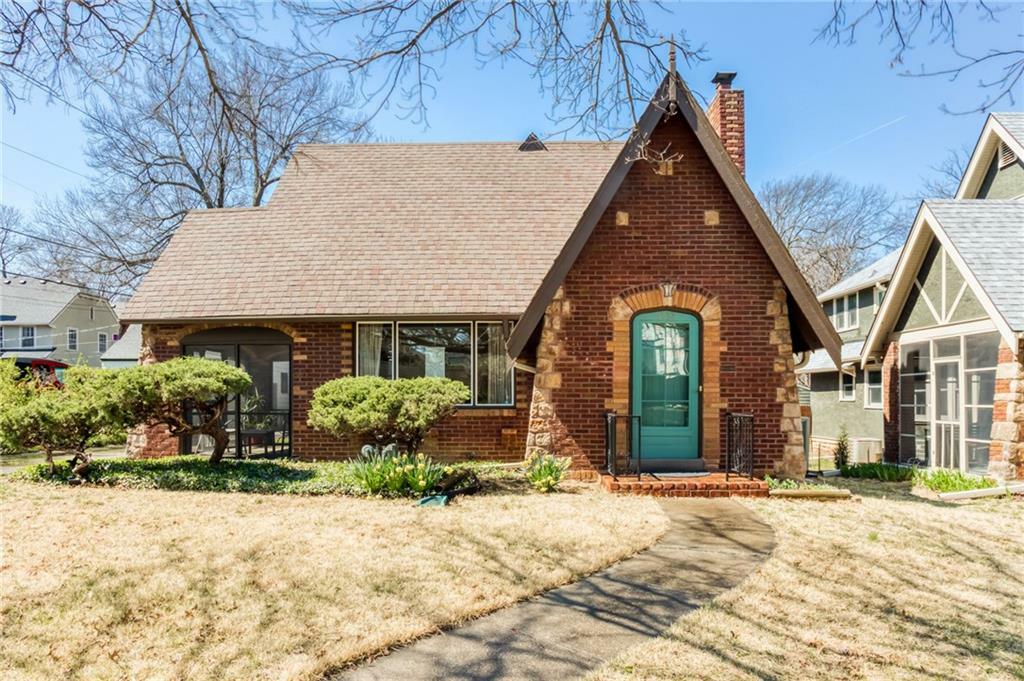 Property Photo:  6532 Oak Street  MO 64113 