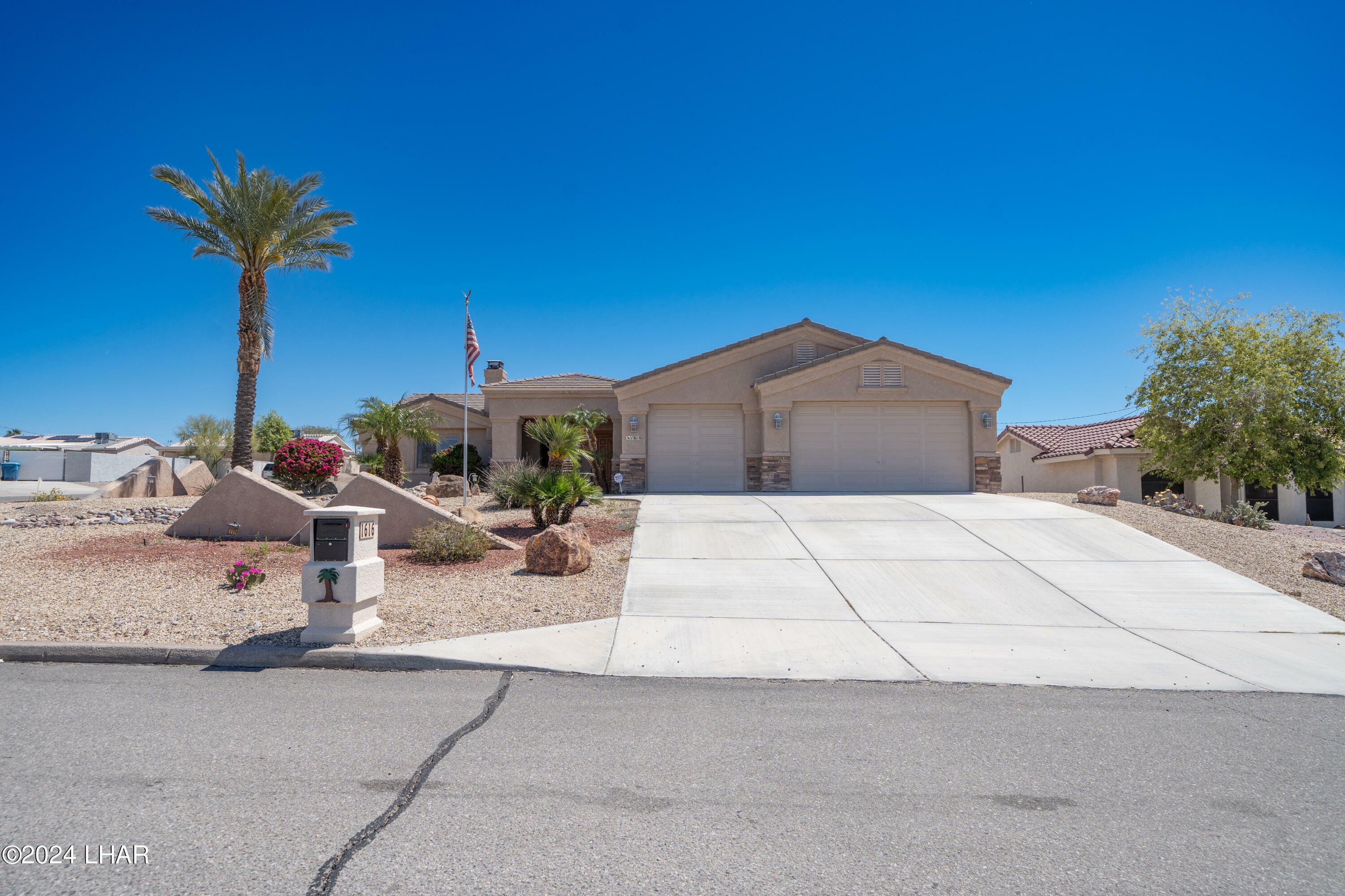 Property Photo:  1616 McCulloch Blvd  AZ 86406 