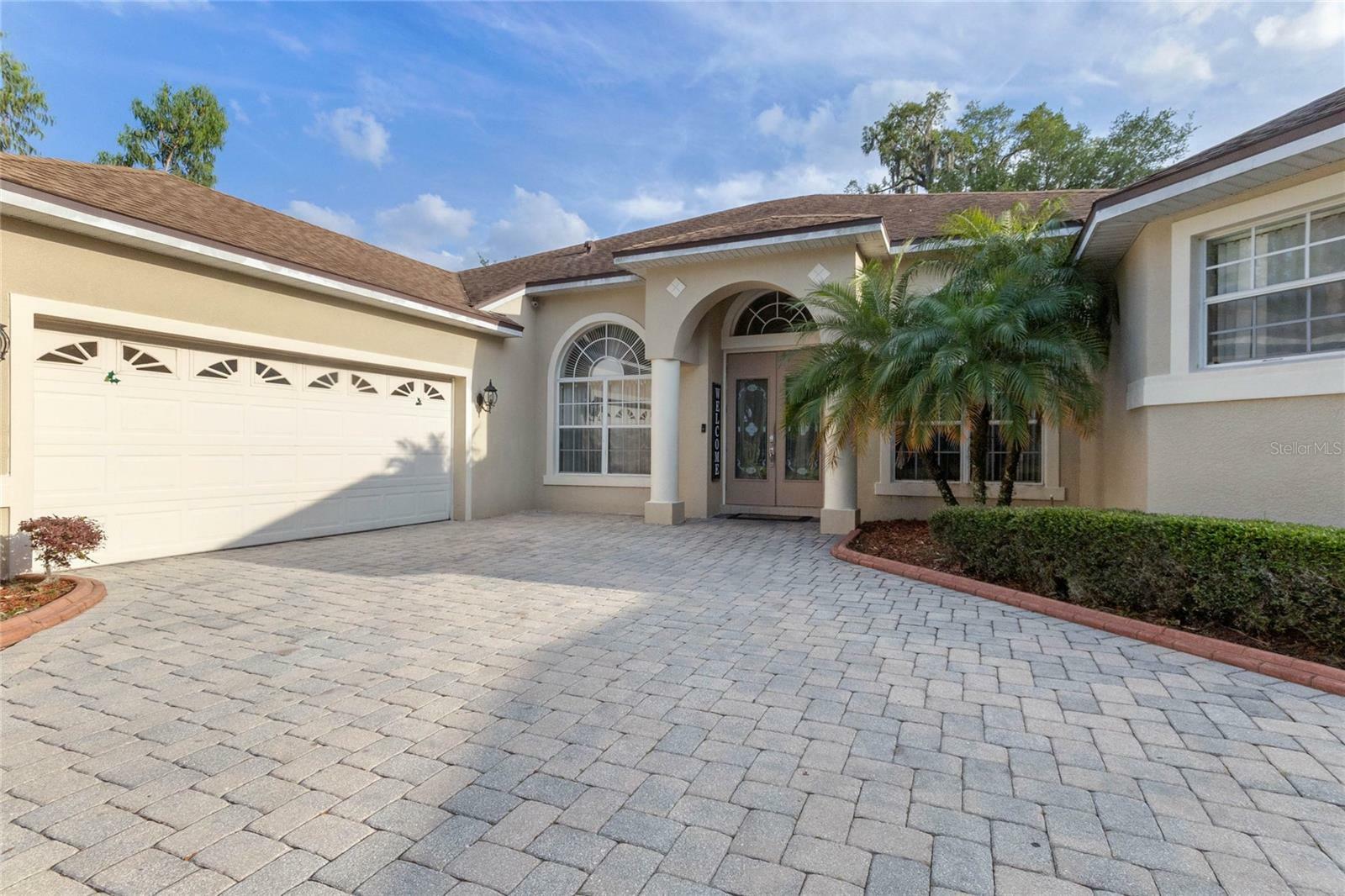 Property Photo:  2350 Rambling Oaks Way  FL 34746 