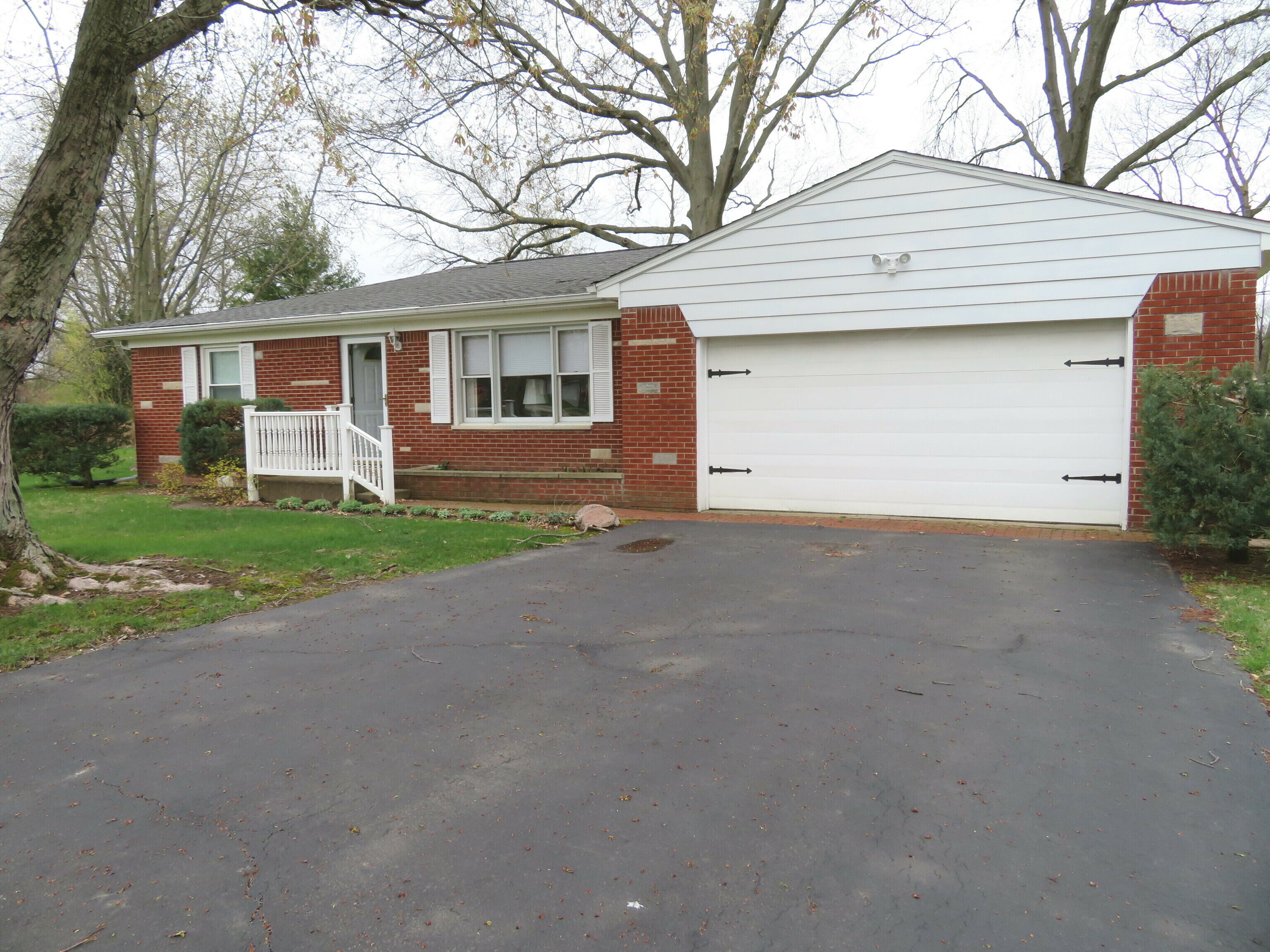 Property Photo:  1132 Price Court  IN 46123 
