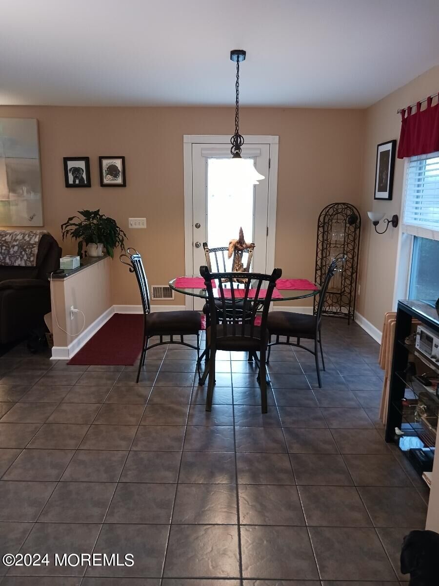 Property Photo:  1412 Earie Way  NJ 08731 