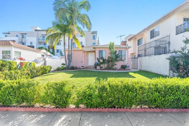 Property Photo: 812 Mariposa Street CA 91205