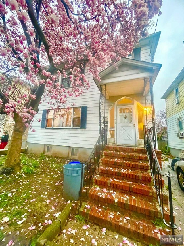 Property Photo:  97 North 10th Street  NJ 07107 