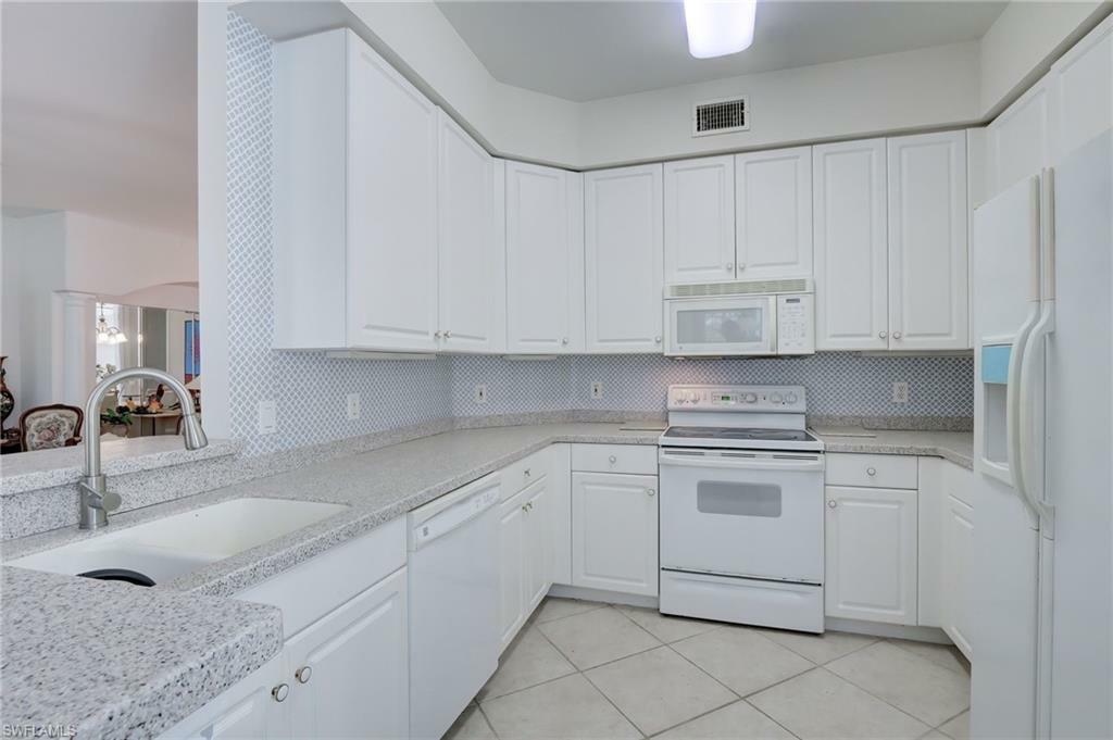 Property Photo:  3880 Forest Glen Blvd 101  FL 34114 