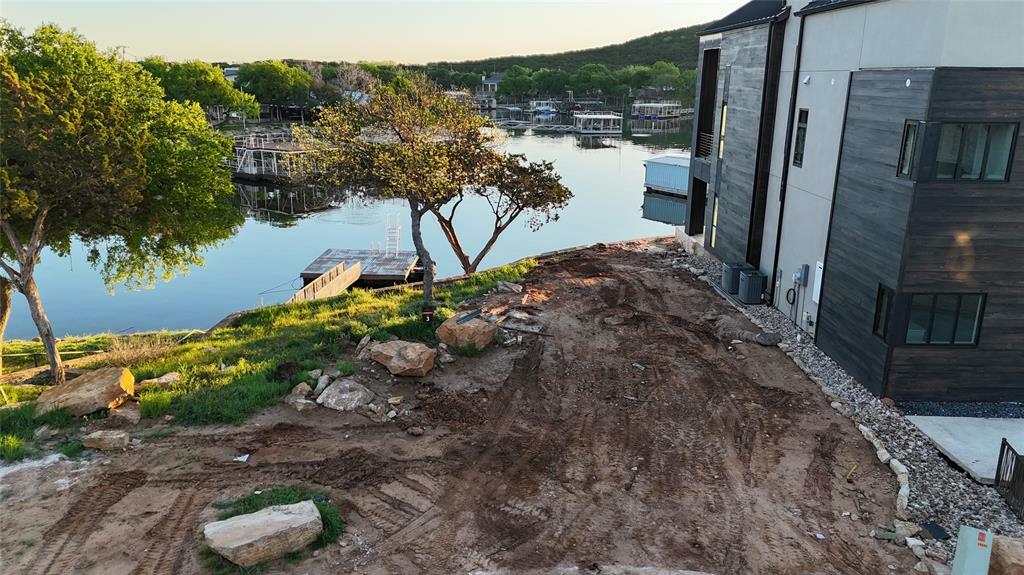 Property Photo:  11 Breakwater Bend  TX 76449 