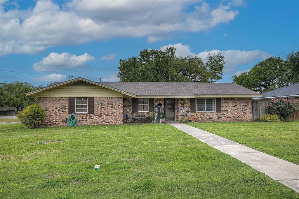 Property Photo:  602 Pampa Street  TX 75482 