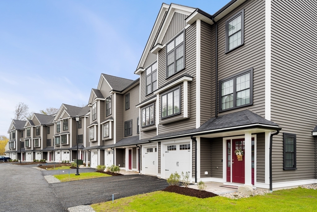 Property Photo: 168 Lowell St 6 (31) MA 01887